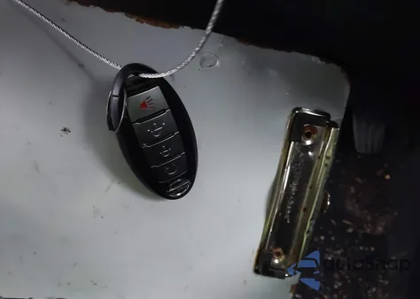 2017 Nissan Rogue Sv z USA, uszkodzony, nr VIN KNMAT2MV6HP574893